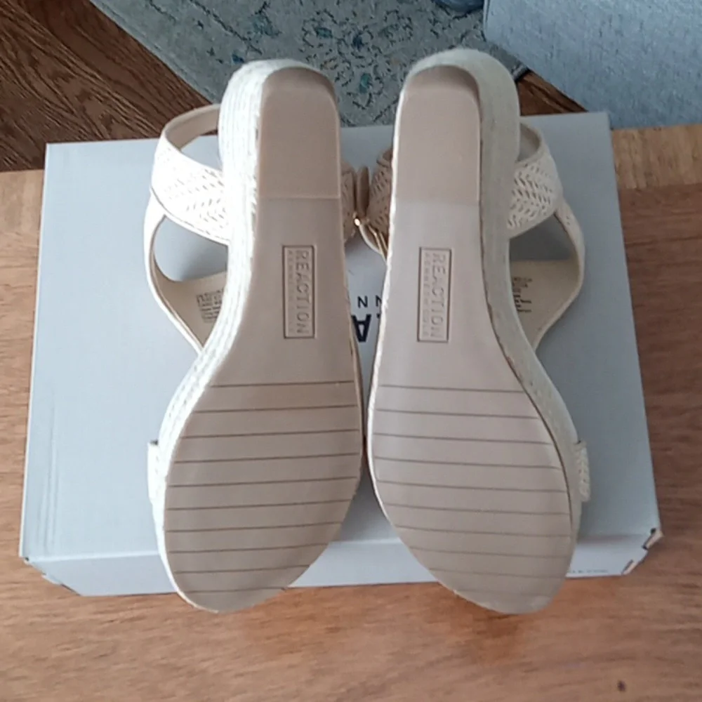 Kenneth Cole Reaction women's sandals-NEW
